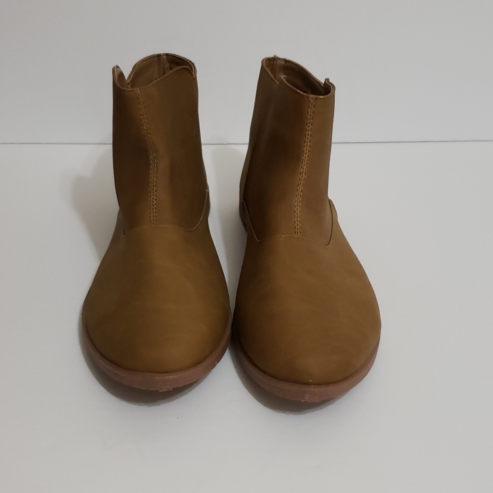 Sole Mate Tan Ankle Boots